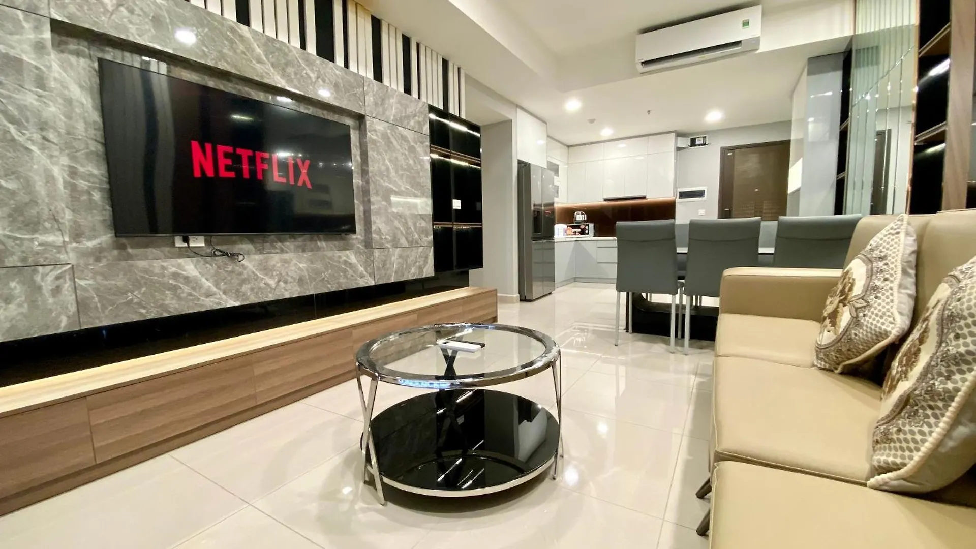 Soho Apt - Luxury Stay, Next To Benthanh Market Ho Chi Minh City 0*,