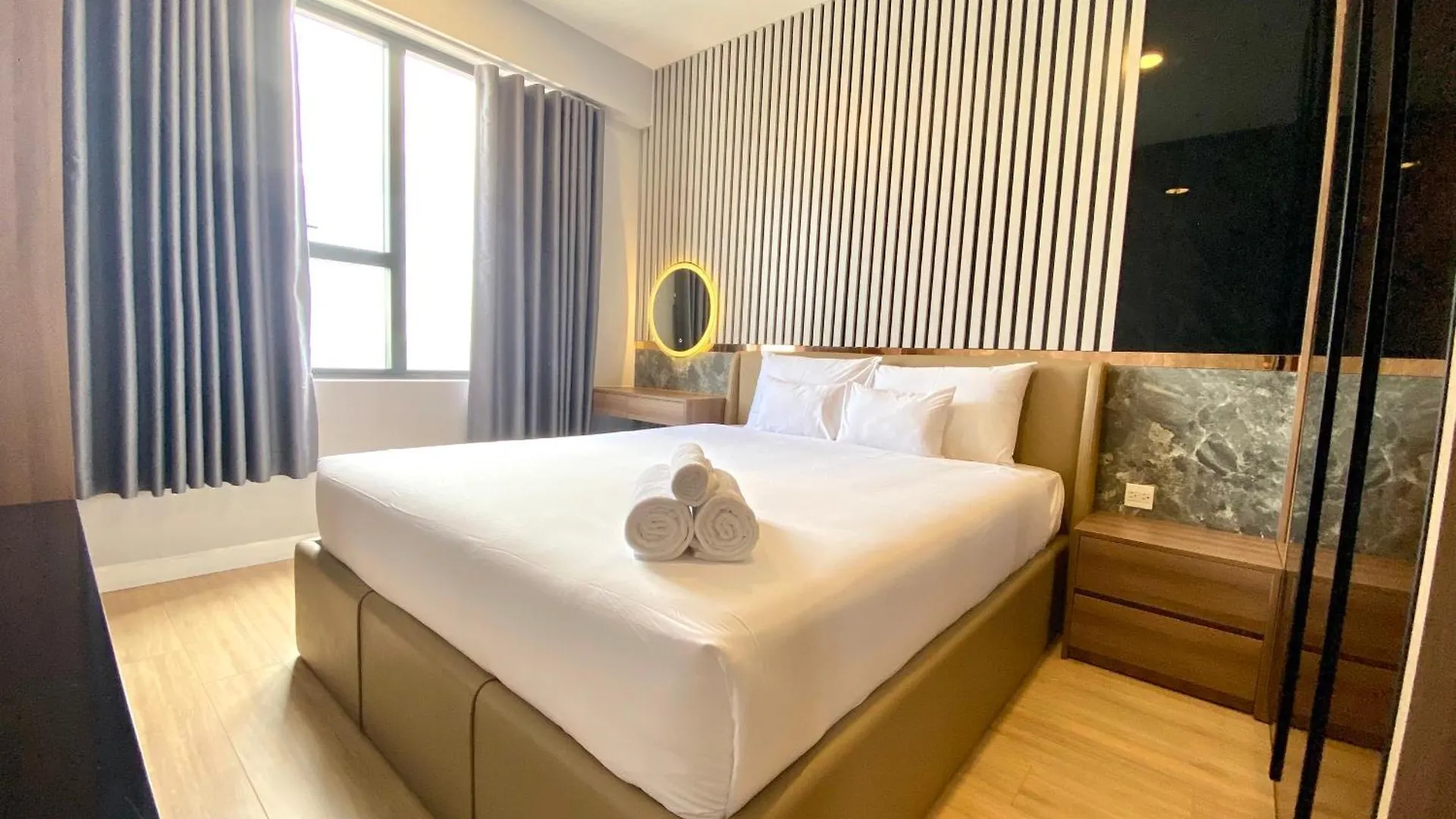 Soho Apt - Luxury Stay, Next To Benthanh Market Ho Chi Minh